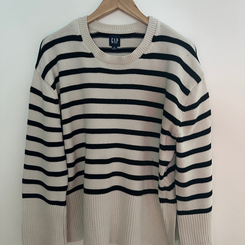 GAP Black and Cream Striped Pullover